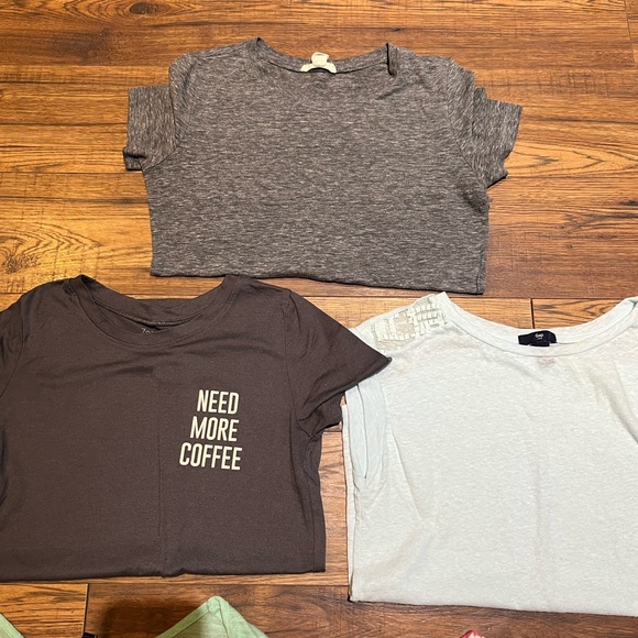 Women’s Bundle of 5 Tshirts/Blouses - Picture 2 of 13